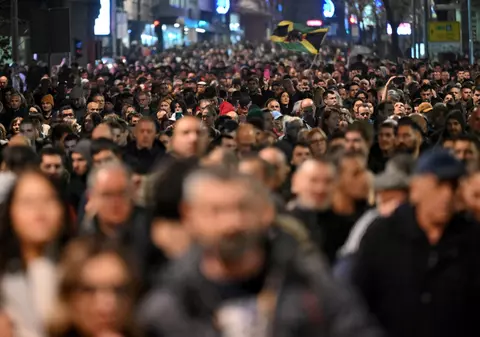 Manifestanții opoziției din Serbia amenință că blochează străzile Belgradului, dacă Vucic nu le satisface revendicările cu privire la alegeri