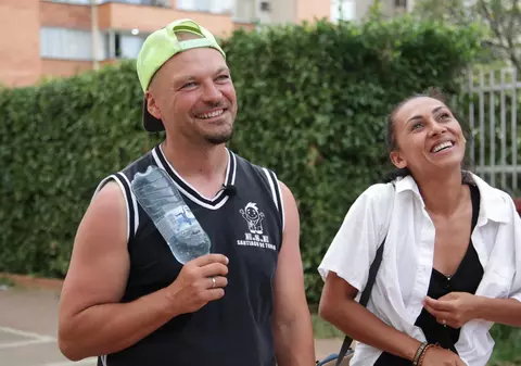 Cum își răsfață Puya soția după 13 ani de căsnicie. Melinda l-a dat de gol. „Le primesc de la Dragoș. Este mai ok”