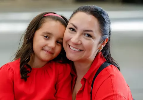 Andra a luat atitudine în urma valului de critici venite după ce fiica ei, Eva, a jucat în „Tati part-time”. „Nu regret nimic”