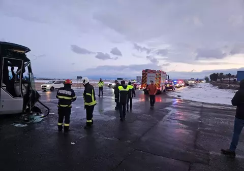 Două autobuze cu 40 de pasageri s-au ciocnit în Brașov. Șase victime, transportate la spital