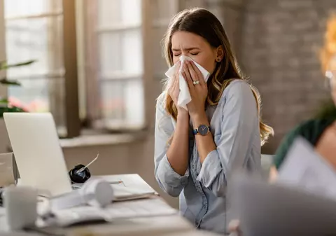 Ce trebuie să ştii despre strănut. Cauze, simptome, tratament