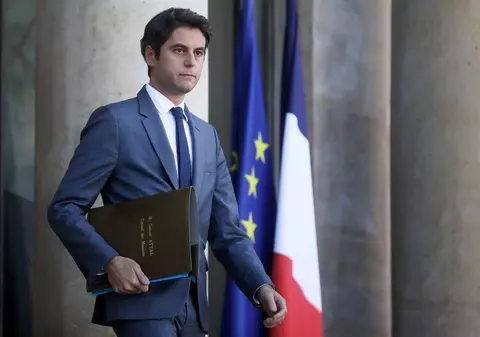 Gabriel Attal, un fidel al lui Macron, membru al elitei, cu o ascensiune politică fulminantă, devine cel mai tânăr premier din istoria Franței moderne