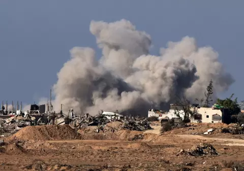 Israelul extinde operațiunea terestră din sudul Fâșiei Gaza. O dronă lansată de Hezbollah a lovit un comandament israelian