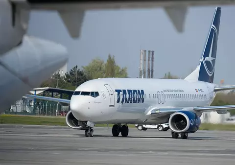 Un pasager de pe o cursă TAROM care venea de la Bruxelles la București s-a automutilat. Compania vrea să depună plângere penală