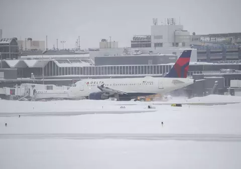 Peste 2.000 de zboruri au fost anulate în SUA din cauza furtunii. Aeroporturile din Chicago, cele mai afectate