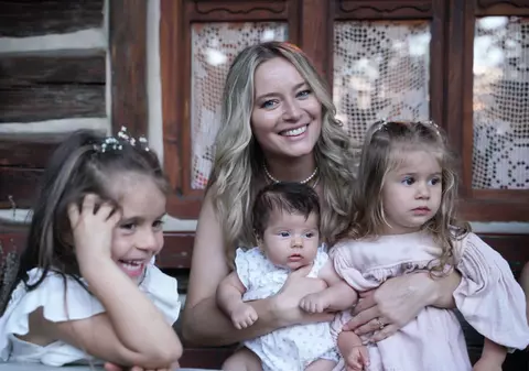 Laura Cosoi e însărcinată cu al patrulea copil. Cum a dat marea veste: „Miracolul vieții”