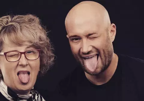 „Mihai Bendeac a suferit în cursul nopții trecute un tragic accident”. Mesajul actorului i-a speriat și amuzat pe fani, dar mama lui a făcut lămuriri