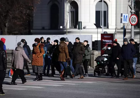 Sondaj INSCOP: Peste 60% dintre români spun că viaţa e mai grea faţă de acum 5 ani