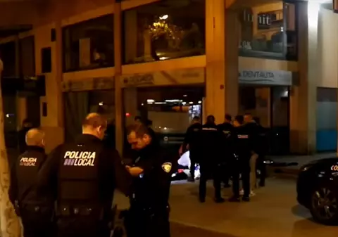 Român găsit mort în fața blocului fratelui său, pe care venise să-l viziteze în Palma de Mallorca: „L-au căutat prin tot apartamentul”