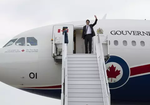 Avionul premierului canadian Justin Trudeau s-a defectat din nou. Armata, nevoită să trimită o a doua aeronavă în Jamaica, pentru reparații