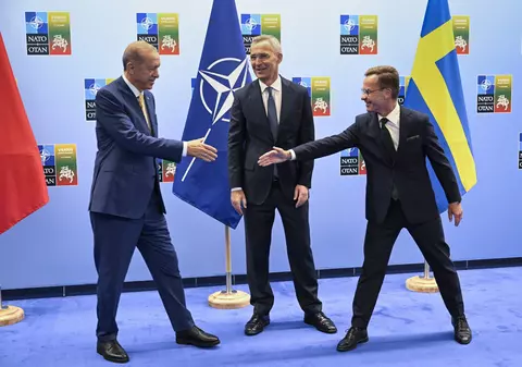 Parlamentul Turciei va dezbate marți aprobarea aderării Suediei la NATO, potrivit unor surse Reuters