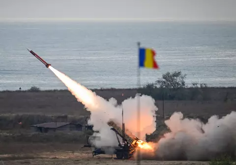 Acord între mai multe state NATO, inclusiv România, pentru cumpărarea a 1.000 de rachete Patriot. Contractul, estimat la 5,5 miliarde de dolari