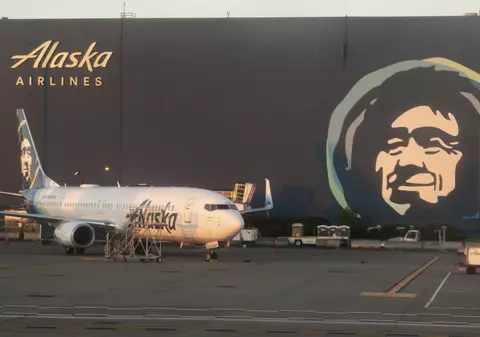 171 de aeronave Boeing au fost oprite la sol, după ce un avion al companiei Alaska Airlines a pierdut o parte din fuzelaj în timpul zborului