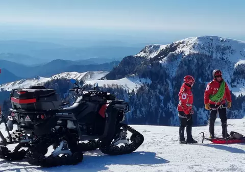 Ucrainean rătăcit, căutat în Munţii Maramureşului. În drum spre el, salvamontiștii au depistat alţi patru cetăţeni ucraineni