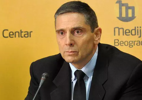 Un lider al opoziției sârbe a rămas paralizat parțial după ce a fost bătut de agenți ai serviciilor secrete, acuză familia