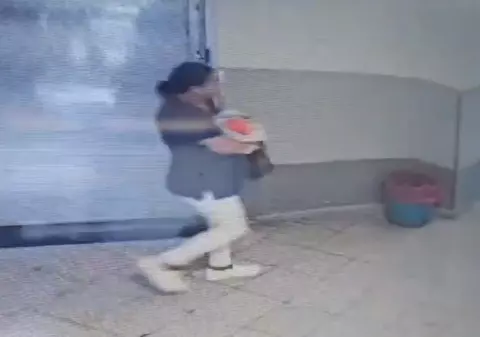 Nou-născut răpit din spital de o femeie deghizată în asistentă, care i-a spus mamei că-l duce la tratament, apoi l-a vândut unui cuplu, în Salvador