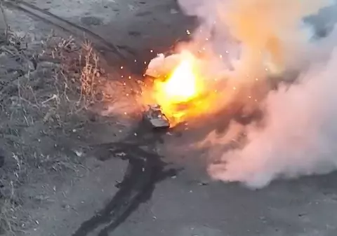 VIDEO | Episod greu de explicat al războiului din Ucraina: rușii au încercat de șapte ori același asalt cu tancuri. De șapte ori au fost măcelăriți