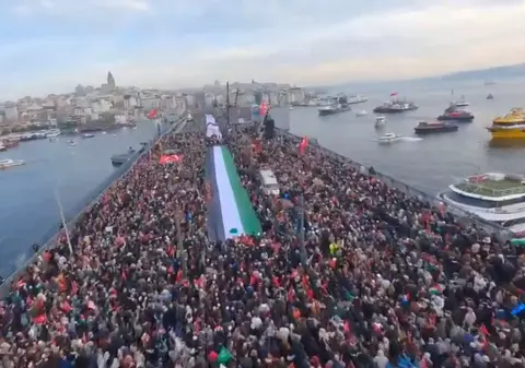 Miting de amploare la Istanbul împotriva „terorismului PKK şi a terorismului israelian". „Afară din Palestina", scandează manifestanţii