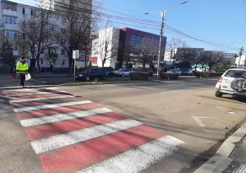 O femeie și cei doi copii ai ei au fost loviți pe o trecere de pietoni din Buzău