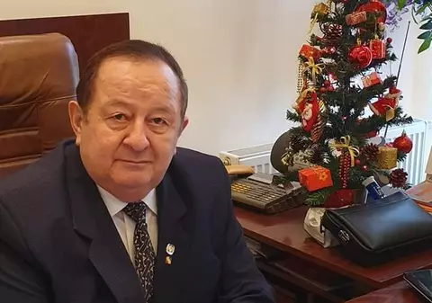 Dan Ilie Morega, dus din nou la Psihiatrie după ce a fost prins a șasea oară fără permis și a agresat o jurnalistă care îi cerea explicații. Procurorii cer arestarea fostului prefect