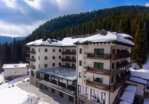 Un bărbat a fost ucis într-un hotel din Padina, după o petrecere cu mai multe vedete, printre care Alex Velea, Antonia și Alina Eremia. Agresorii au fost reținuți