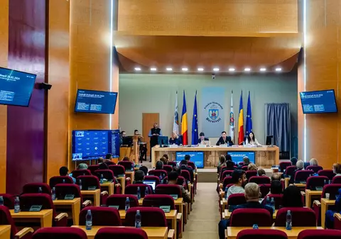 O piaţetă din Bucureşti va purta numele lui Nicolae Gheorghe, cel mai mare intelectual de etnie romă din România, anunţă Primăria Capitalei