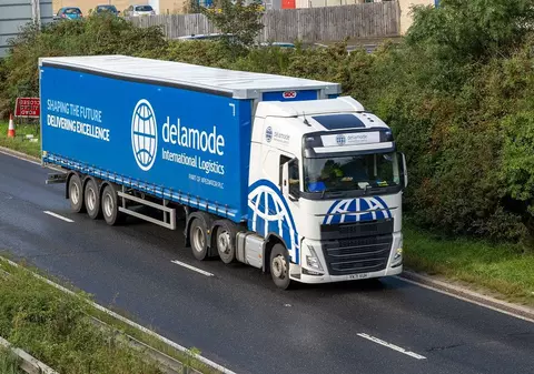 Un șofer de TIR și-a sunat șeful la câteva minute după ce a aflat că el și soția lui au câștigat o sumă uriașă la Loterie: „Nu mai vin de mâine!”