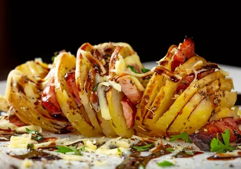 Cum să prepari cartofi acordeon delicioși