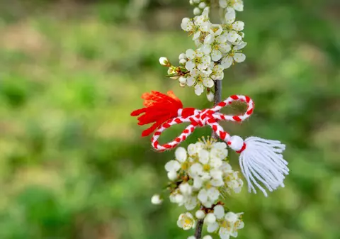 Cum să faci un șnur de mărțișor - de ce ai nevoie