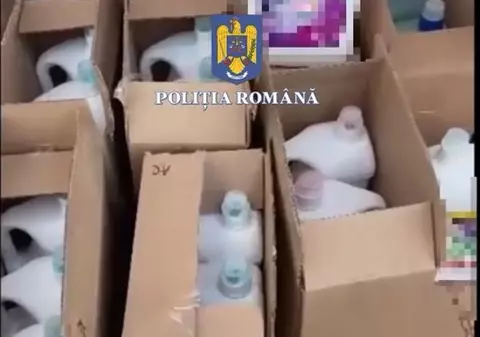 Un cuplu din Vâlcea vindea online detergent și șampon contrafăcute. Polițiștii au descoperit o adevărată fabrică în timpul perchezițiilor