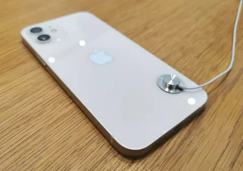 Un europarlamentar român spune că s-a găsit software de spionaj pe telefoanele oficialilor din Parlamentul European