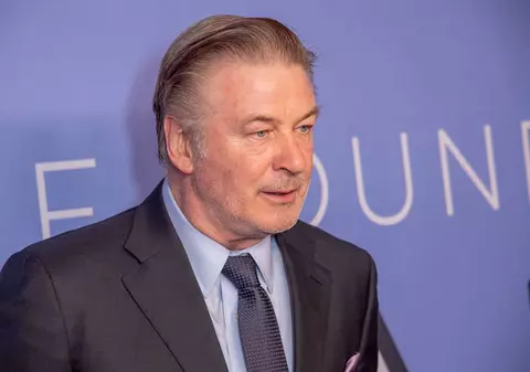 Alec Baldwin nu avea „niciun control asupra propriilor emoții”, „țipa și înjura frecvent” pe platoul de filmare de la „Rust”, susțin procurorii