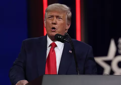 Donald Trump spune că „ar încuraja Rusia să facă ce naiba vrea” oricărei țări NATO care nu-și atinge ținta de cheltuieli. „Nu plătiți, nu vă apărăm”