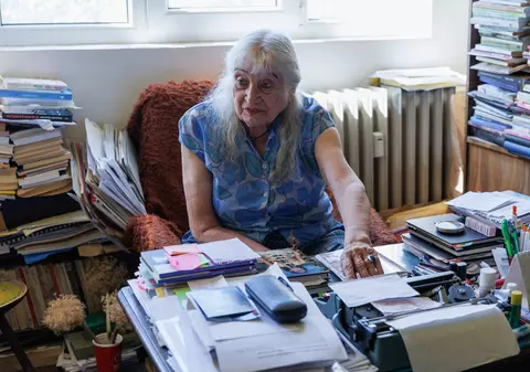 O după-amiază cu Nora Iuga, poeta care nu se sfiește să vorbească despre erotism, singurătate și amor platonic 