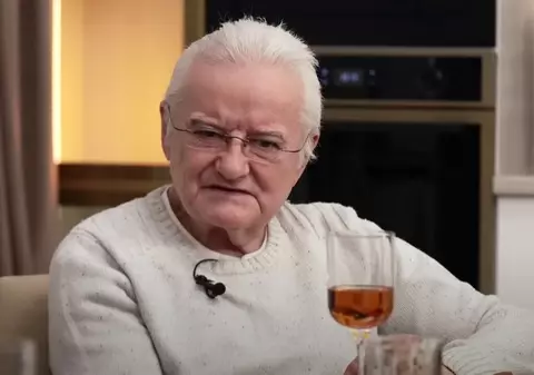 Irinel Columbeanu a răbufnit, după ce i s-a reproșat că se face de râs cu aparițiile sale: „Ramolit ești tu, amărășteanule”