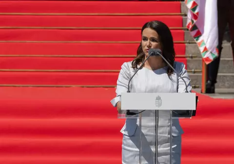 „Fără precedent în istoria regimului Orban”. Interviu PressOne cu jurnalistul care a provocat demisia președintei Ungariei. De ce crede că „se întâmplă ceva în interiorul Fidesz”