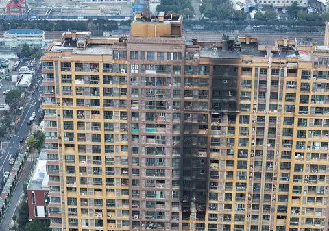 Incendiu într-o clădire rezidențială din China. Cel puțin 15 persoane au murit