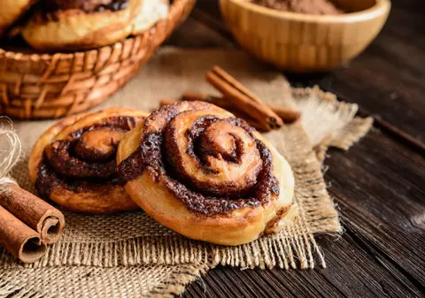 Cum să prepari rulouri cu scorțișoară sau cinnamon rolls