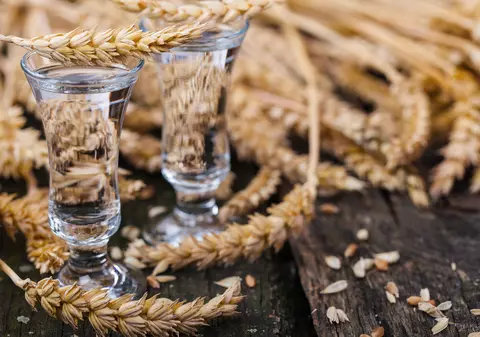 Cum să faci votcă acasă. Reţete cu votcă