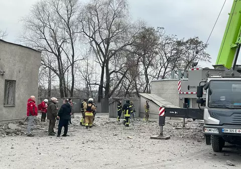 Rușii au lansat un atac cu rachete asupra unui spital din orașul Sumî, soldat cu morți și răniți, potrivit autorităților ucrainene | VIDEO