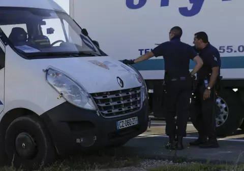 Un cioban român a început să plângă la tribunal, la două zile după ce a fost arestat, în Franța: „Am plecat la drum cu inima zdrobită”