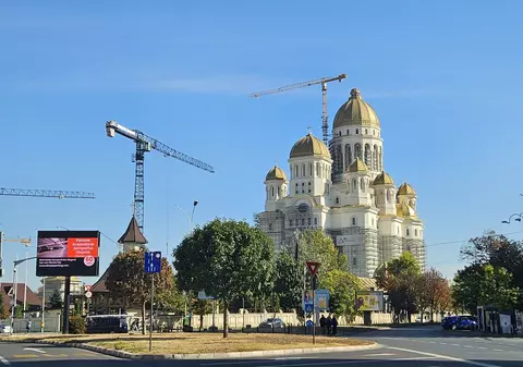 Catedrala Mântuirii Neamului a mai primit două milioane de lei de la Primăria Sectorului 2, la cererea Patriarhiei. Câți bani împart restul bisericilor