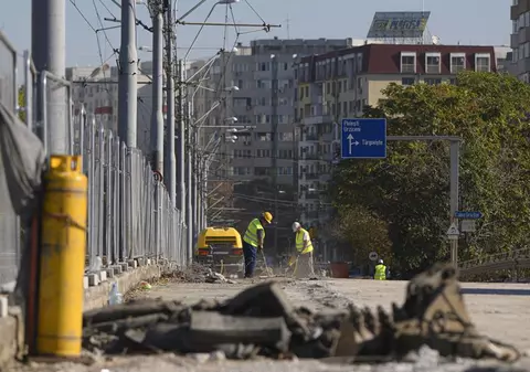 Circulaţia pe Podul Grant din București, pe sensul Crângaşi – Turda, se va redeschide duminică, la ora 11.00