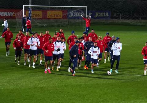România a fost învinsă de Columbia în amicalul disputat la Madrid. Tricolorii au marcat două goluri în ultimele 10 minute