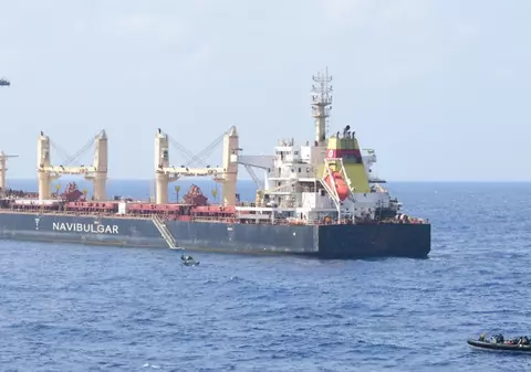 Navă capturată în 2023 de pirații somalezi, eliberată de marina indiană. 17 marinari au fost salvați