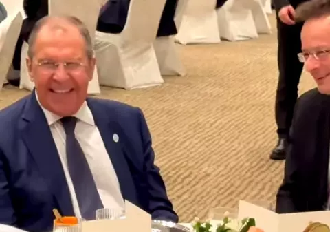 Ministrul maghiar de externe, Peter Szijjártó, filmat la cină cu ministrul de externe rus, Serghei Lavrov. Ce explicații a dat