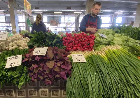 Sondaj: Aproape trei sferturi dintre români preferă să cumpere produse autohtone, chiar dacă sunt mai scumpe 