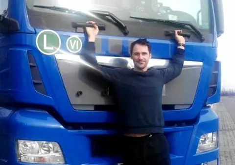 Migrantul care a ucis cu o macetă un șofer român de TIR, sub ochii soției acestuia, a fost condamnat, în Franța