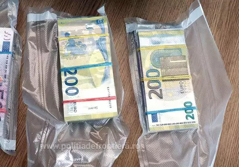 Un român a venit din Spania cu 205.000 euro cash în bagajul de cală, dar a rămas fără bani după ce a aterizat pe Aeroportul Henri Coandă