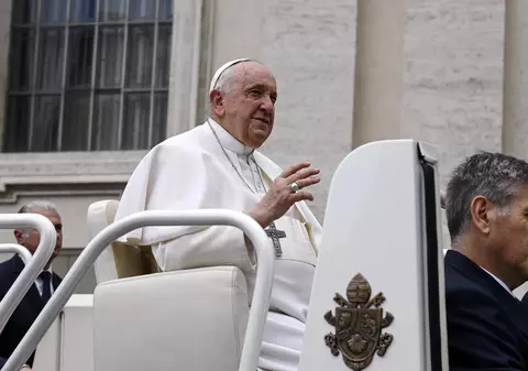 Propunerea Papei Francisc privind „steagul alb”, cel mai recent motiv de ceartă între Kremlin și NATO. Peskov: „Am primit refuzuri absolut dure”